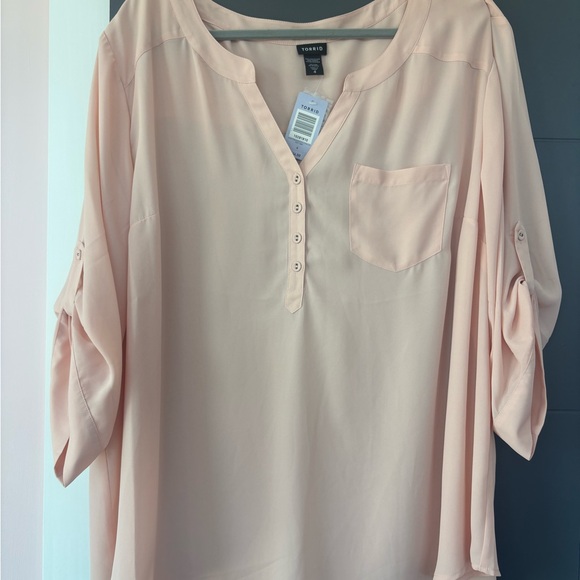 Torrid NWT Women's  Blush Pink Button-Front Top‎ - Picture 1 of 5